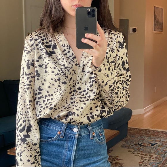 Aritzia animal print blouse 🐾 - Picture 2 of 3